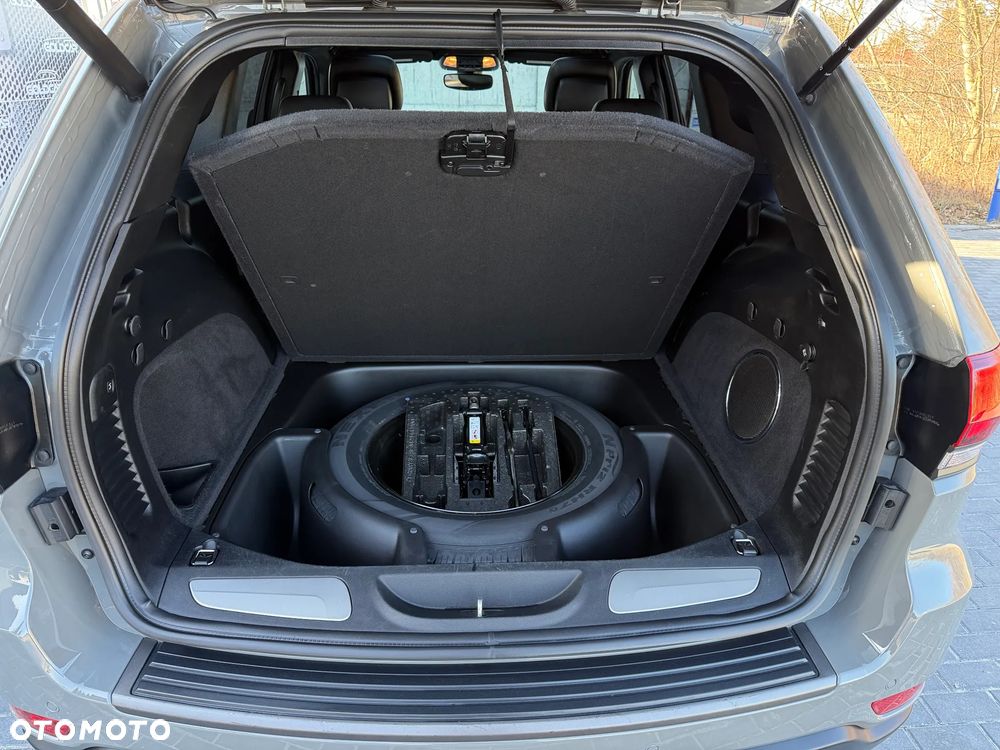 Jeep Grand Cherokee - 21