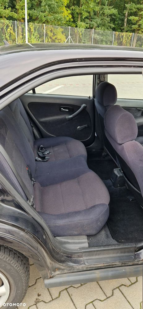 Honda Civic 1.4i S - 8