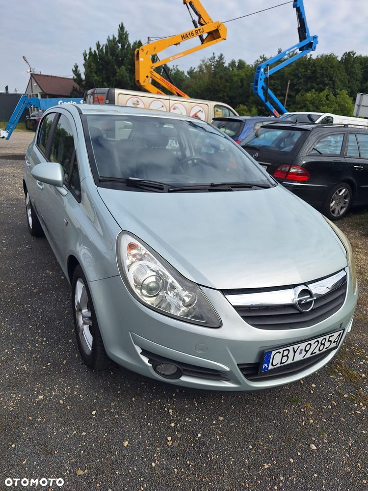 Opel Corsa 1.2 16V Cosmo - 2