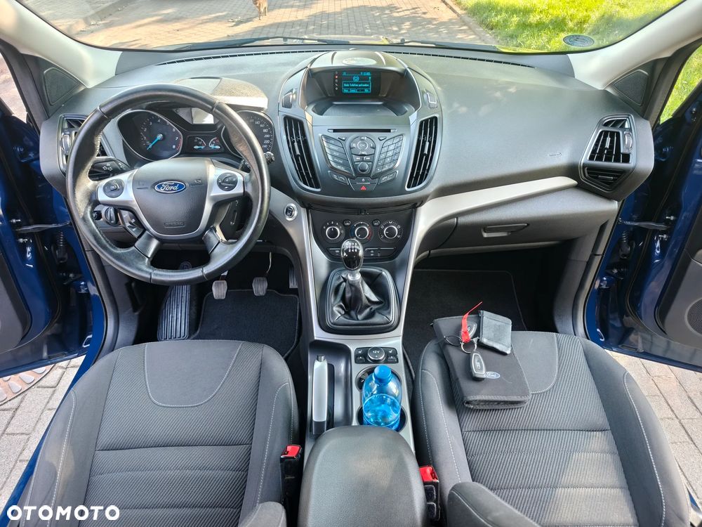 Ford Kuga - 10