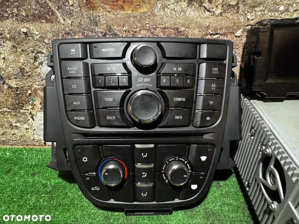 RADIO ODTWARZACZ CD PANEL EKRAN CD 400 22924493 / UZZ OPEL ASTRA J - 2