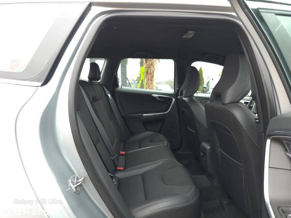 Volvo XC 60 D4 Momentum - 29