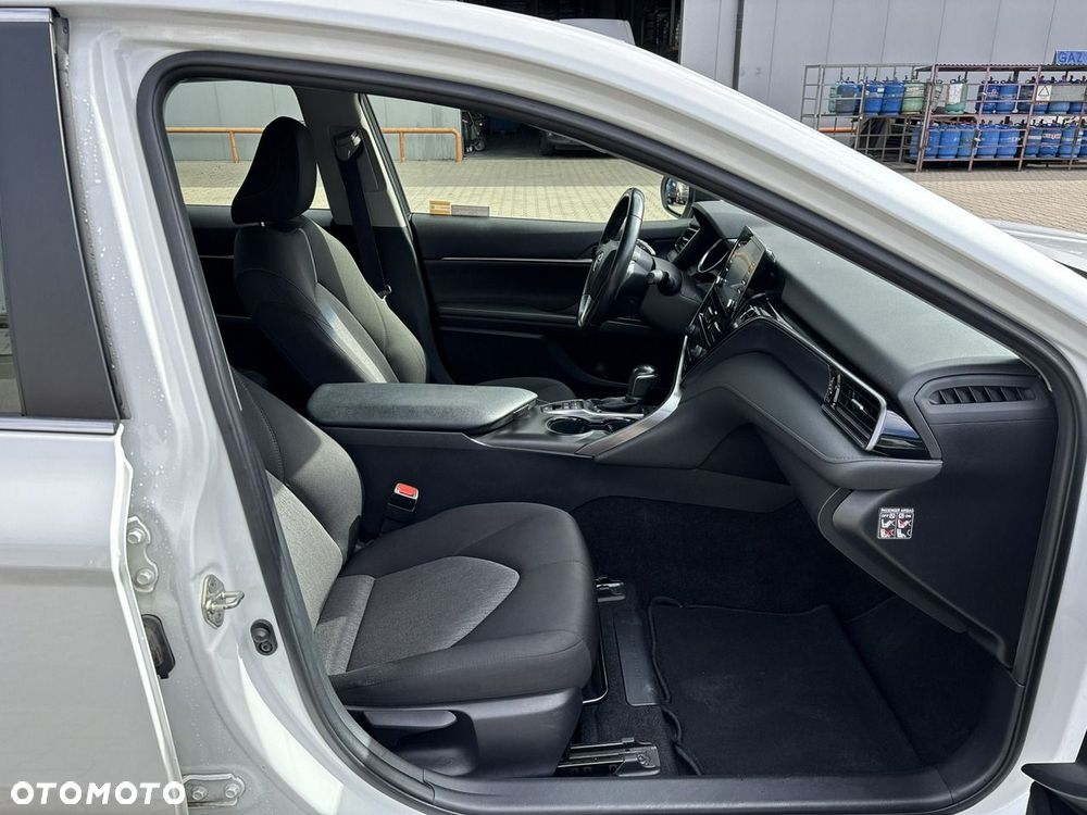 Toyota Camry 2.5 Hybrid Comfort CVT - 15