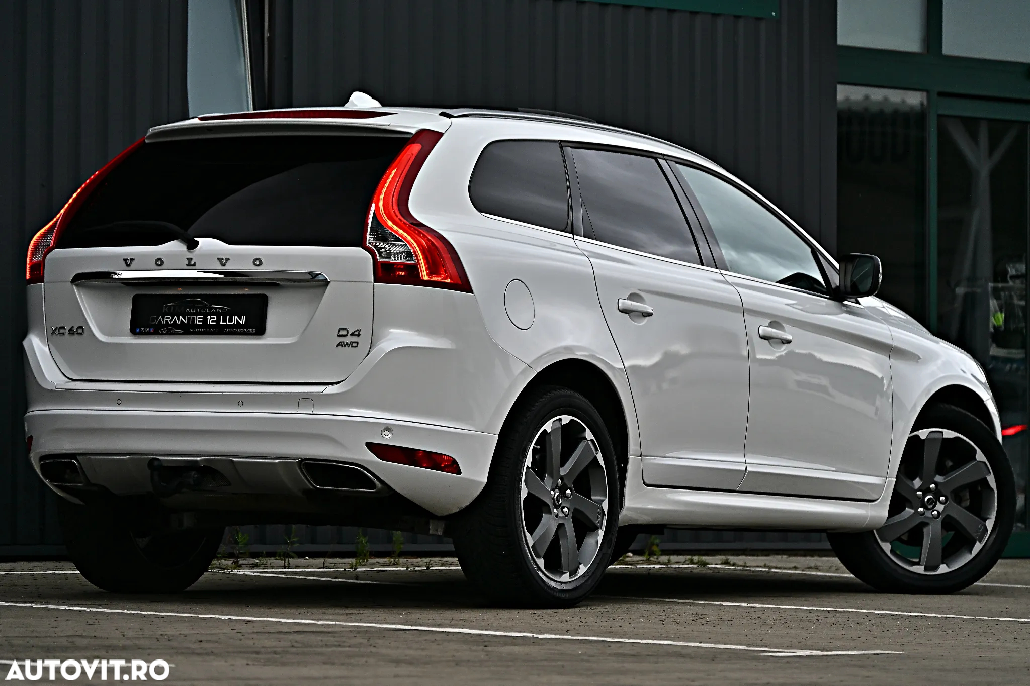 Volvo XC 60 D4 AWD Geartronic Ocean Race - 6