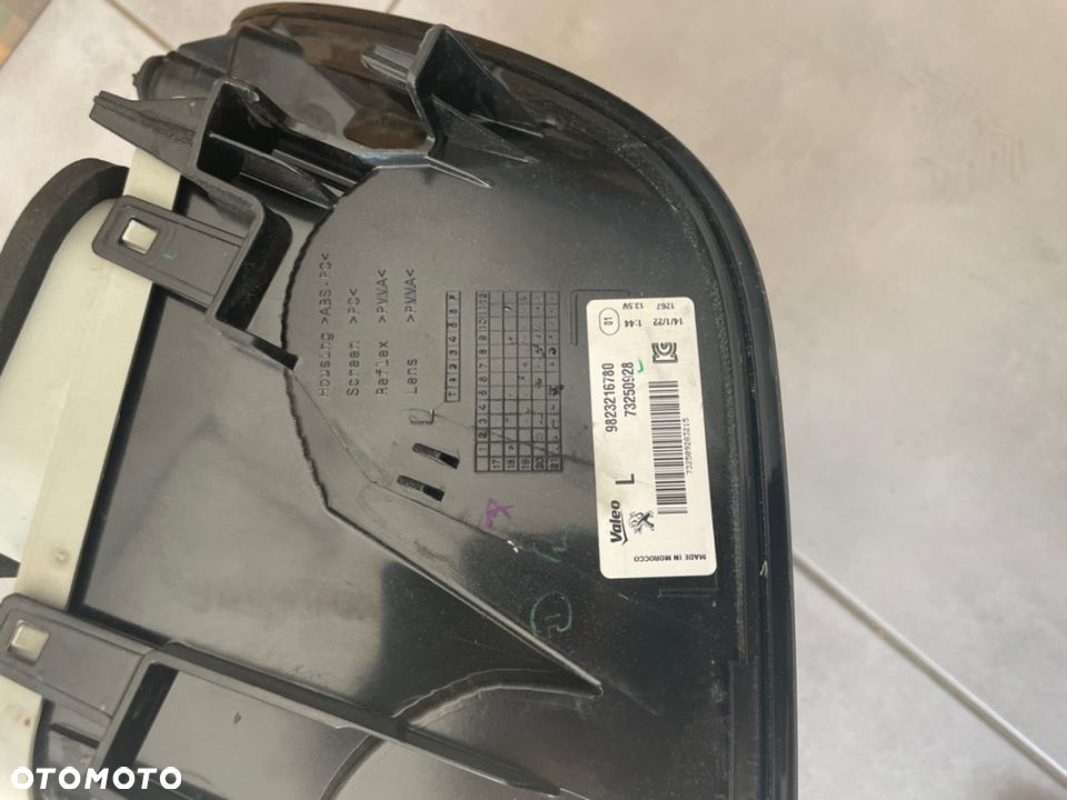 Peugeot 208 II lampa lewy tył Led - 5