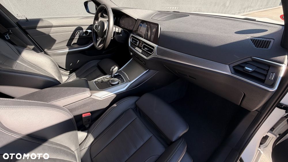 BMW Seria 3 320d M Sport sport - 11