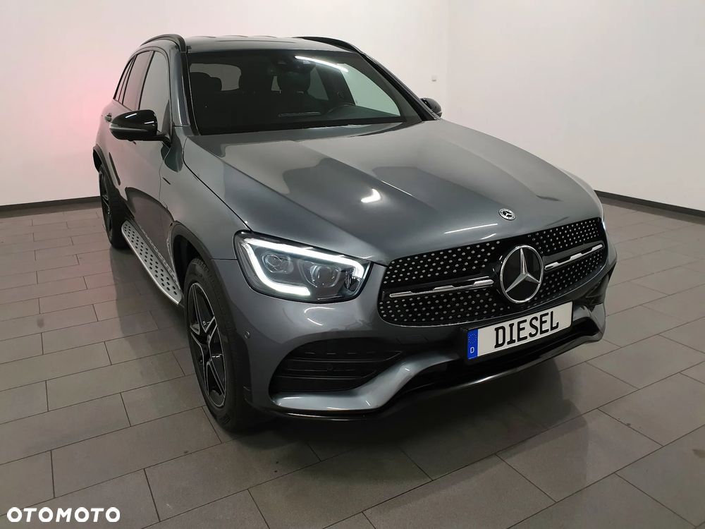 Mercedes-Benz GLC 300 de 4Matic 9G-TRONIC AMG Line Plus - 38