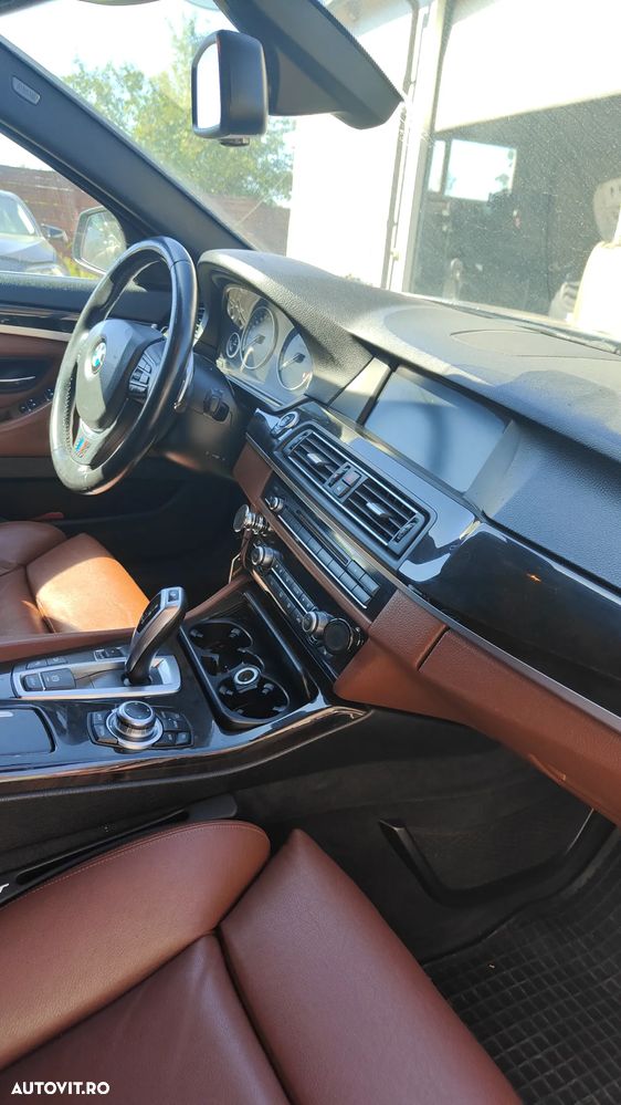 BMW Seria 5 525d xDrive Touring - 9