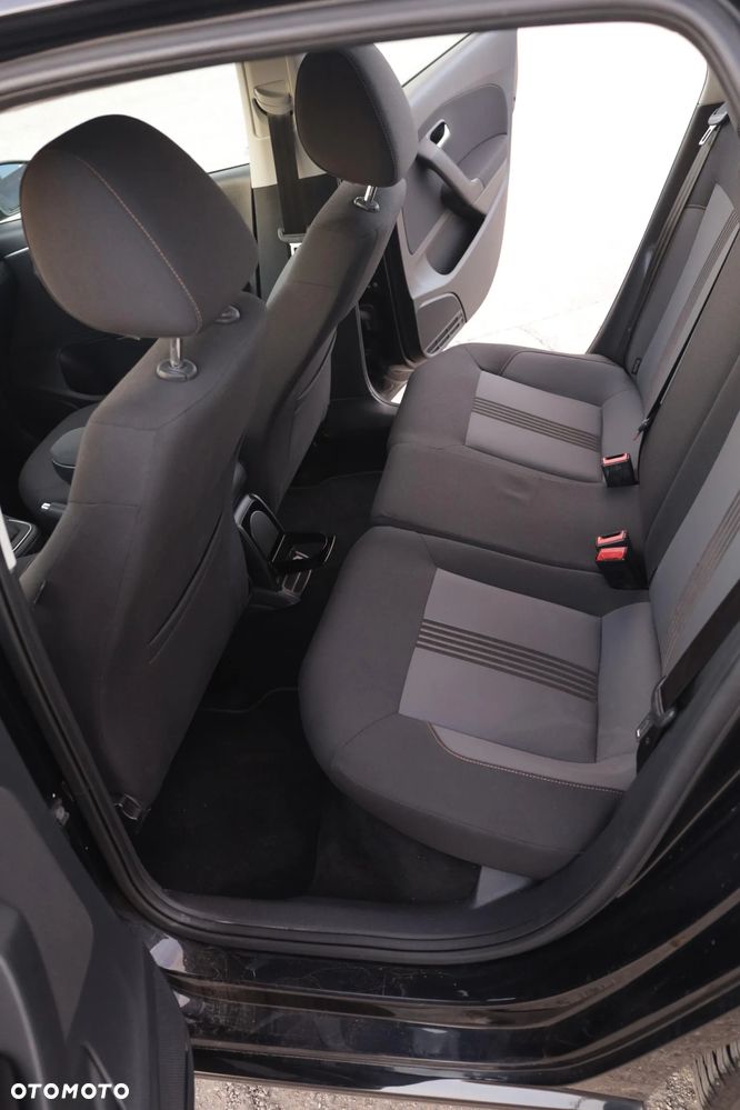 Volkswagen Polo 1.4 TDI Blue Motion Technology DSG Allstar - 14