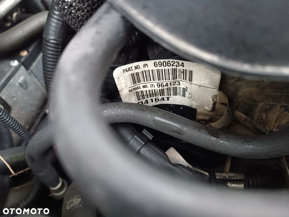 Auto na części - VOLVO S40 II 1.6 WSZYSTKIE CZĘŚCI  SILNIK SKRZYNIA Lakier 492 Silnik Skrzynia Drzwi Klapa Zderzak Lampa Lusterko Szyba Szyberdach Panorama Deska Kokpit Sterownik Moduł Czujnik Licznik Wyświetlacz Kierownica - 13