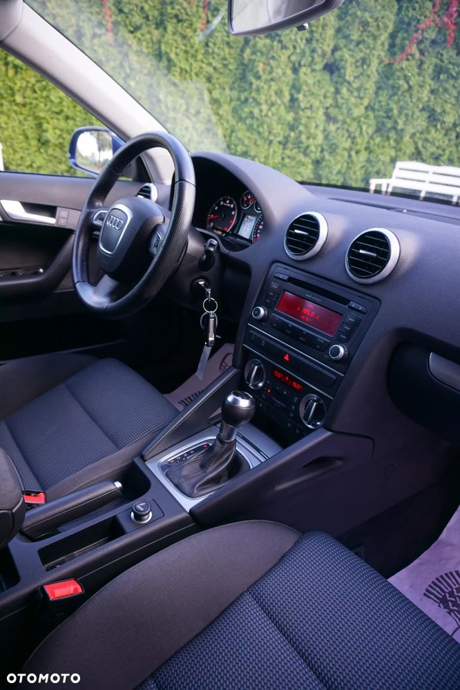 Volkswagen Touran - 16