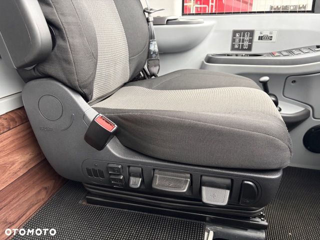 MAN LION`S COACH L R08 - 29