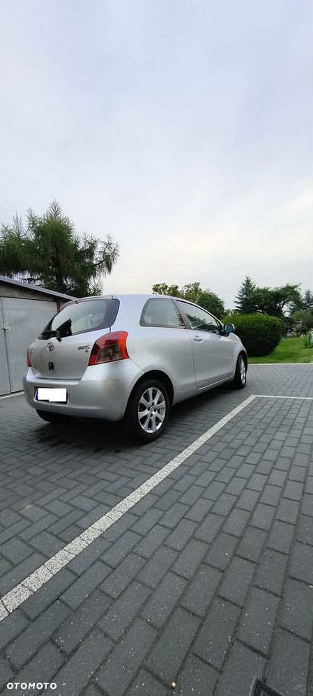 Toyota Yaris 1.3 Luna A/C - 2