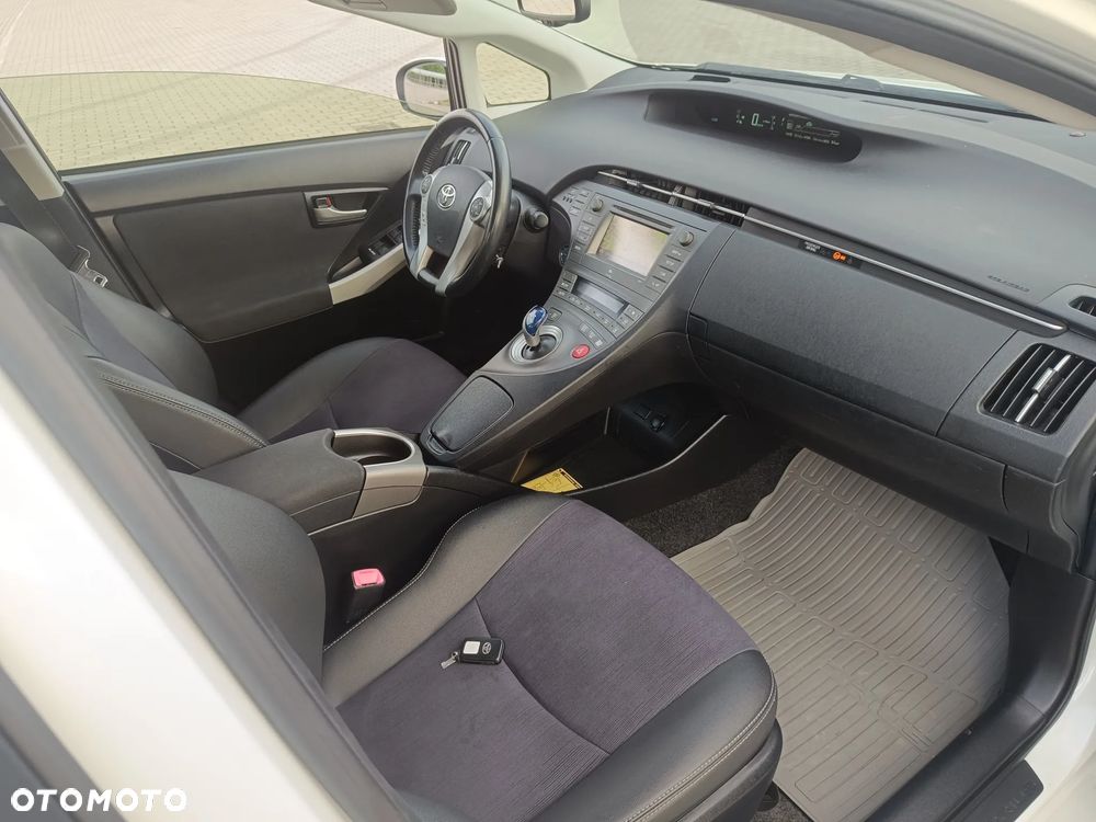 Toyota Prius 1.8 HSD Prestige - 21