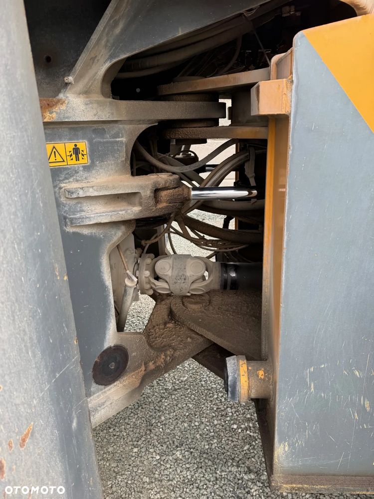 Liebherr L564 / 2002 r - 15