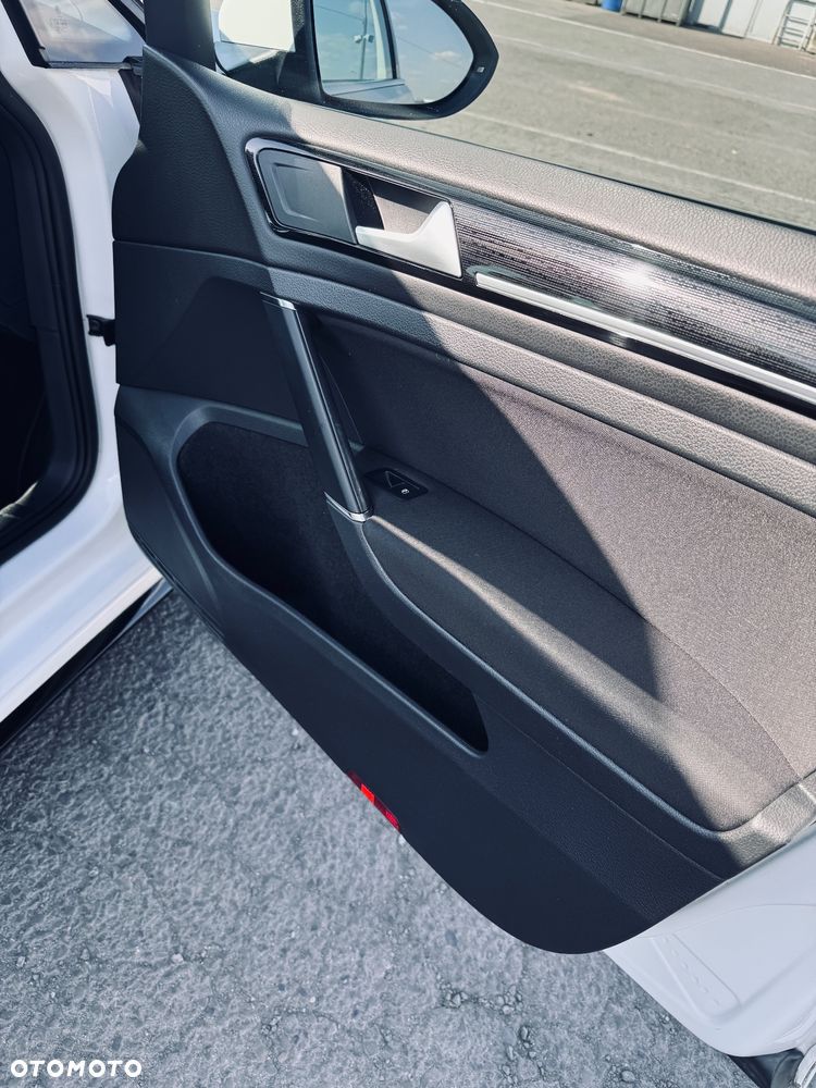 Volkswagen Golf - 9