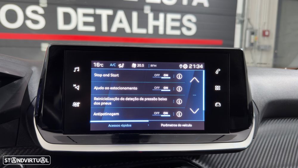 Peugeot 2008 1.2 PureTech Allure EAT8 - 29