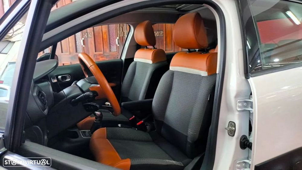 Citroën C3 1.2 PureTech Shine - 47