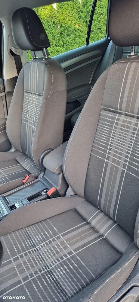 Volkswagen Golf 1.6 TDI BlueMotion Technology Lounge - 30
