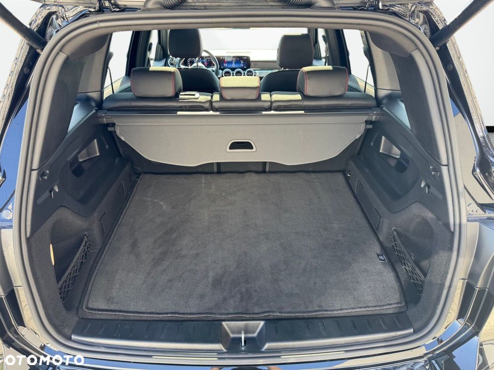 Mercedes-Benz GLB 200 d AMG Line 8G-DCT - 17