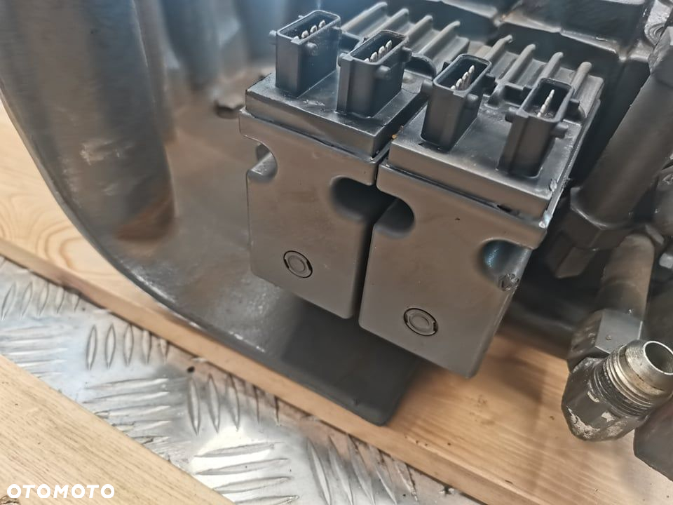 Valtra T.... 2014r {Blok zaworowy Sauer-Danfoss} - 3