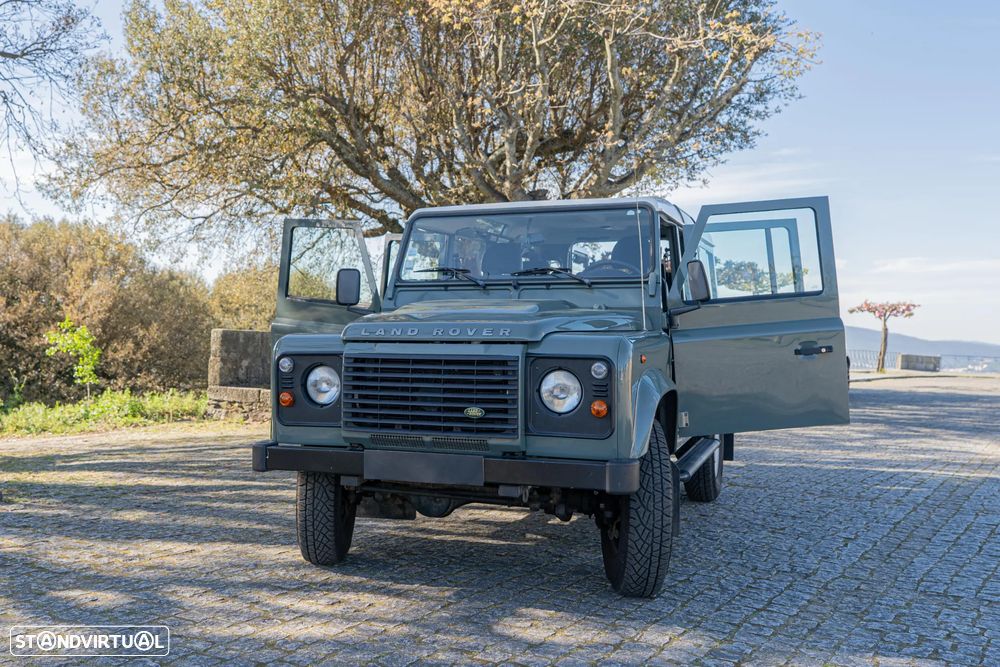 Land Rover Defender - 11