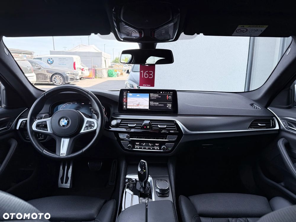 BMW Seria 5 530i xDrive M Sport sport - 24