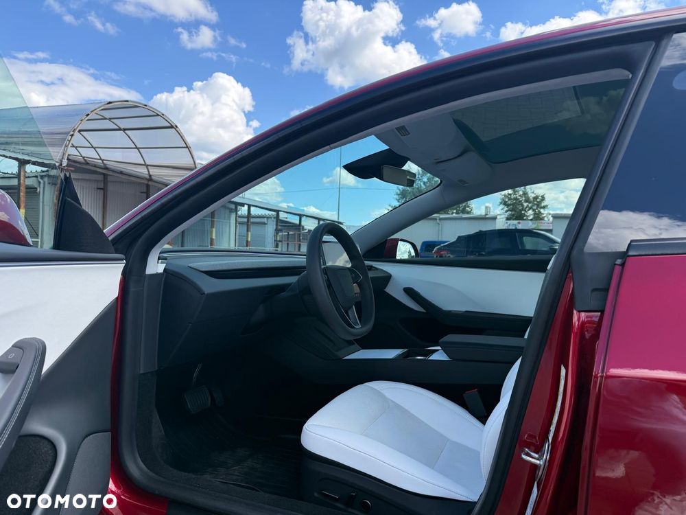Tesla Model 3 - 11