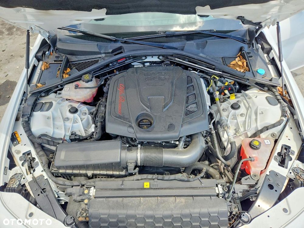 Alfa Romeo Giulia 2.0 Turbo 16V AT8 Veloce Ti - 12