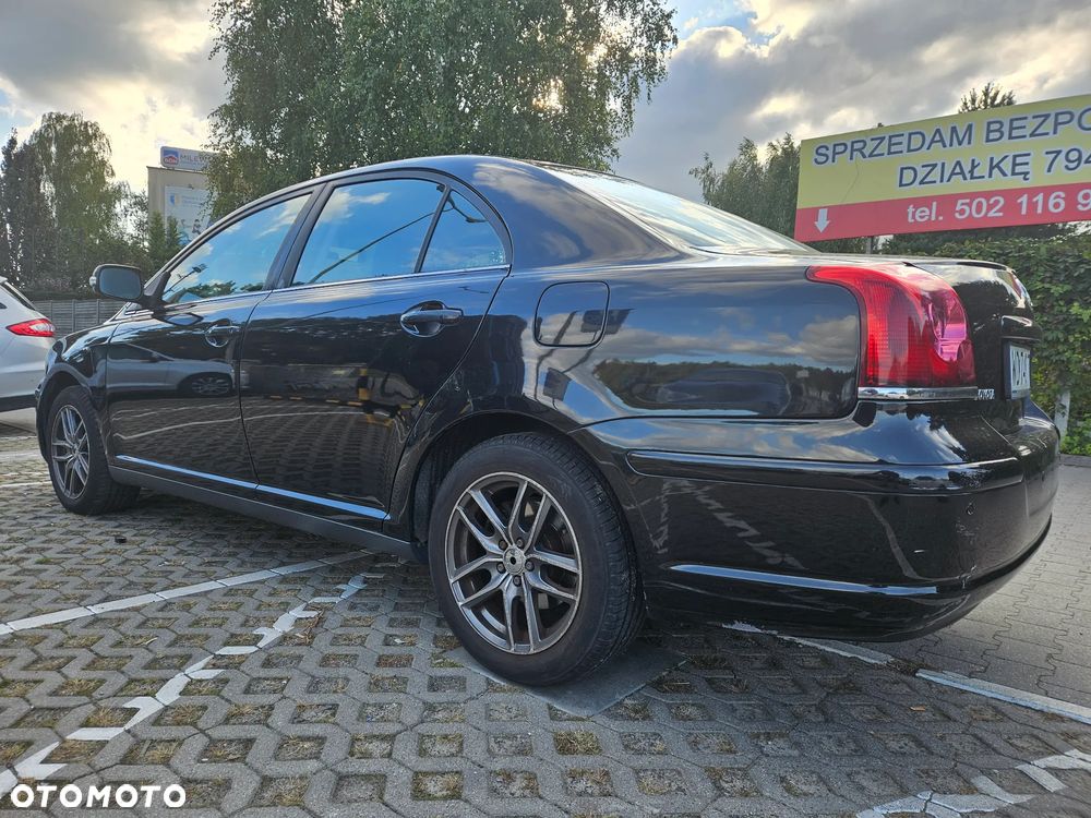 Toyota Avensis 1.8 VVT-i Luna - 2
