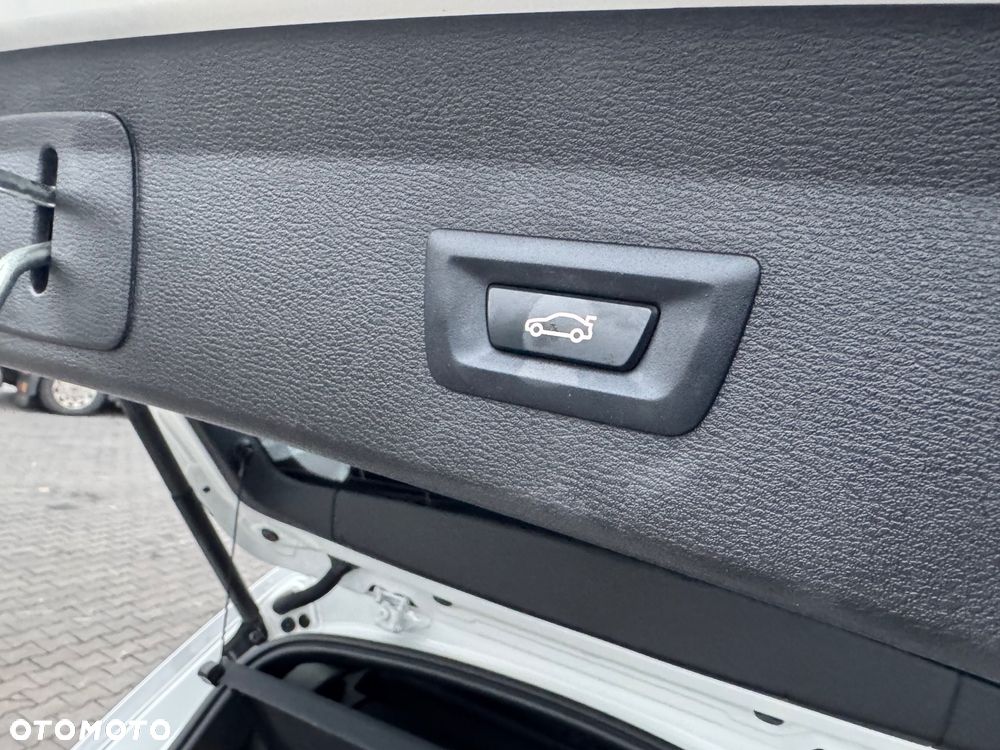 BMW X1 sDrive18d xLine sport - 19