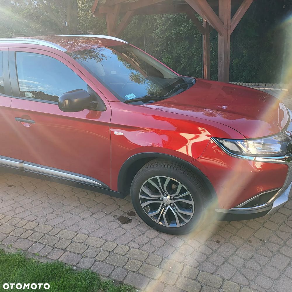 Mitsubishi Outlander - 3
