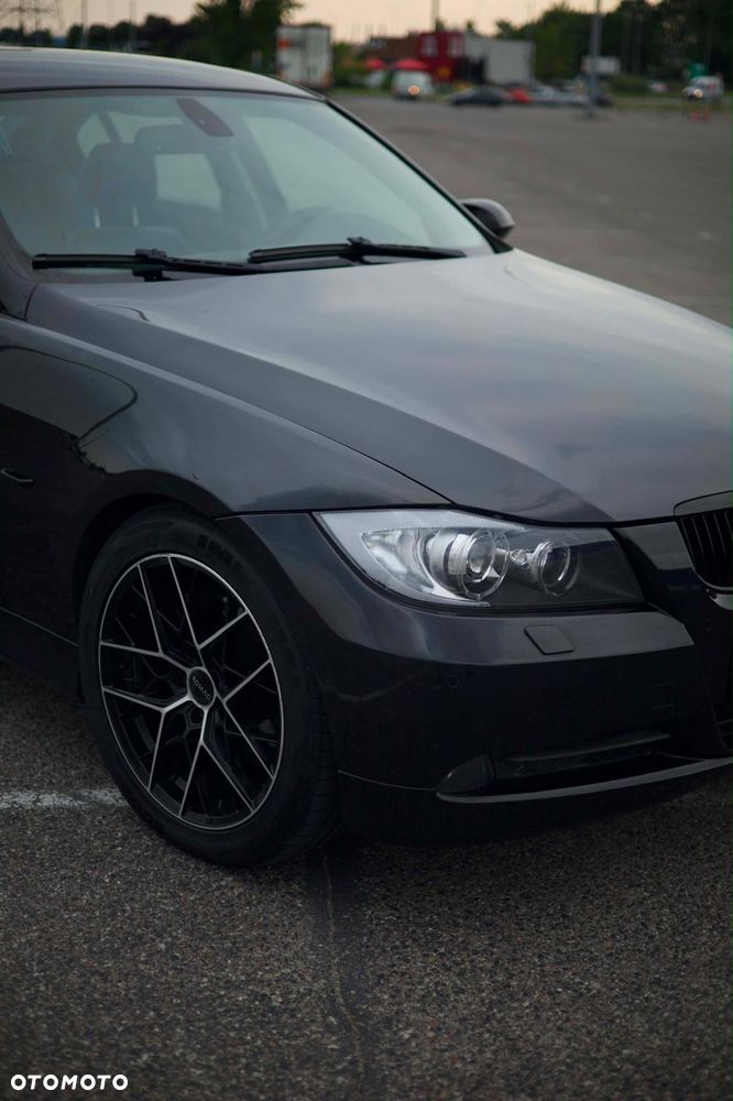 BMW Seria 3 325xi - 11