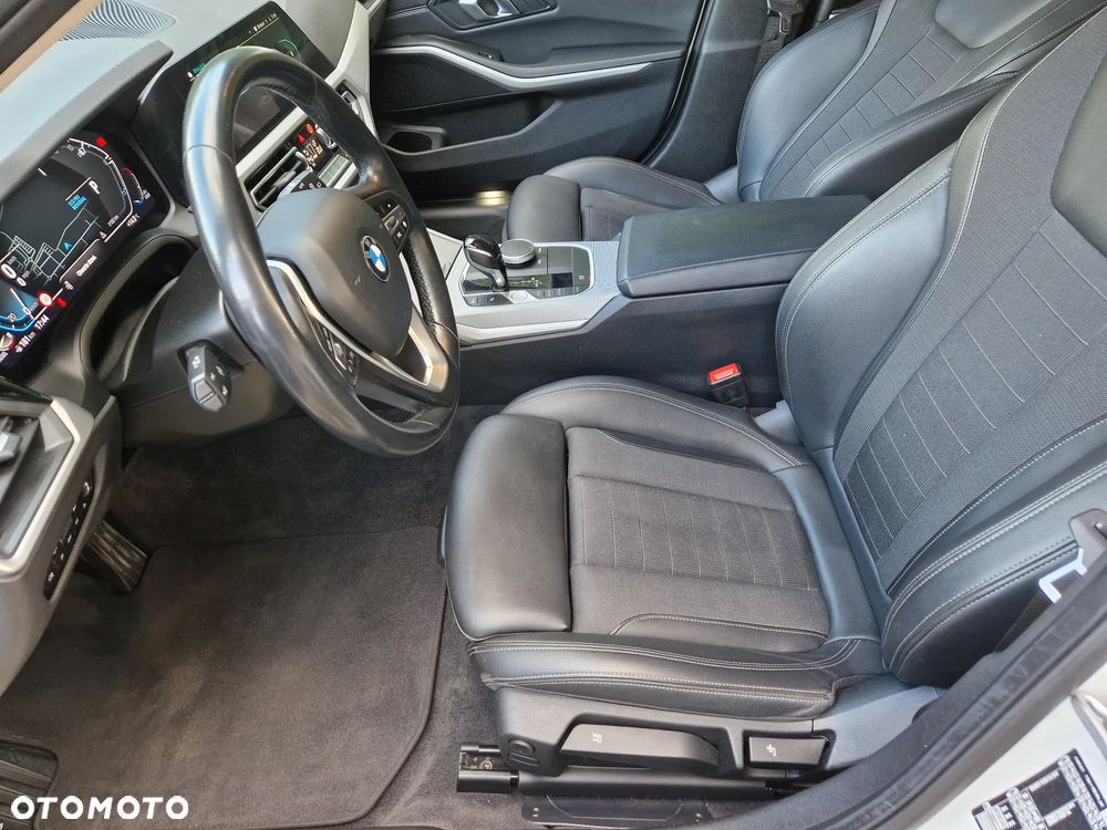 BMW Seria 3 318d Advantage - 24