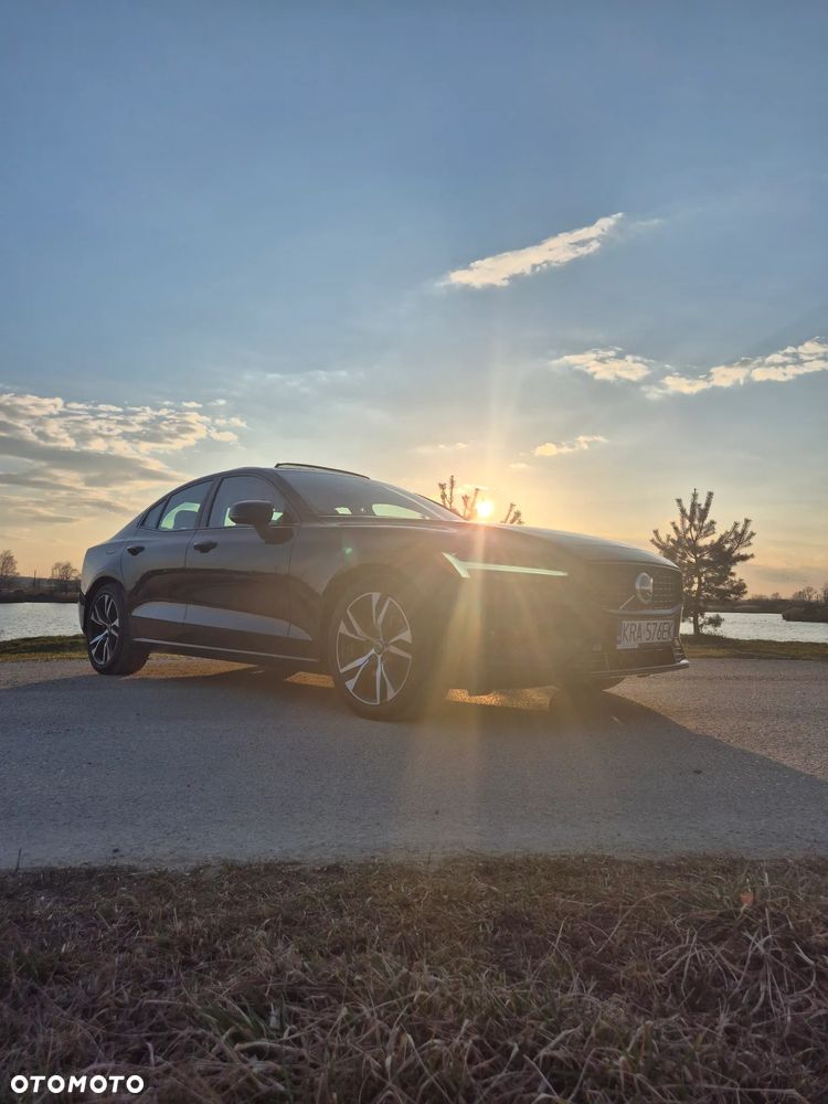 Volvo S60 B5 B AWD Plus Dark - 18