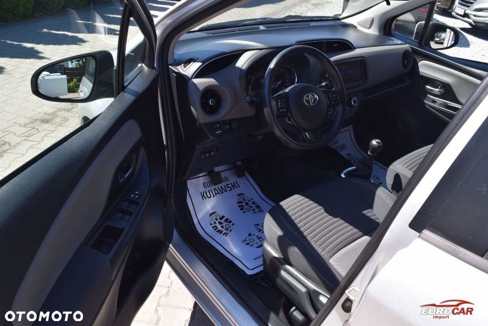Toyota Yaris 1.5 Premium - 10