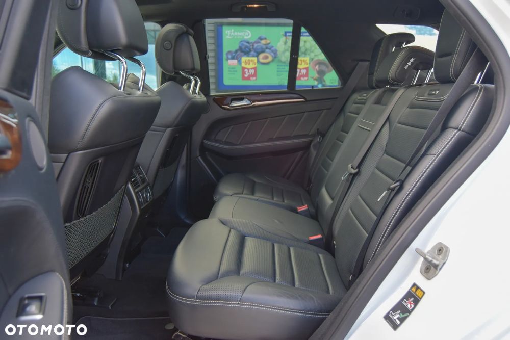 Mercedes-Benz ML 63 AMG 4Matic AMG SPEEDSHIFT 7G-TRONIC AMG Performance Package - 19