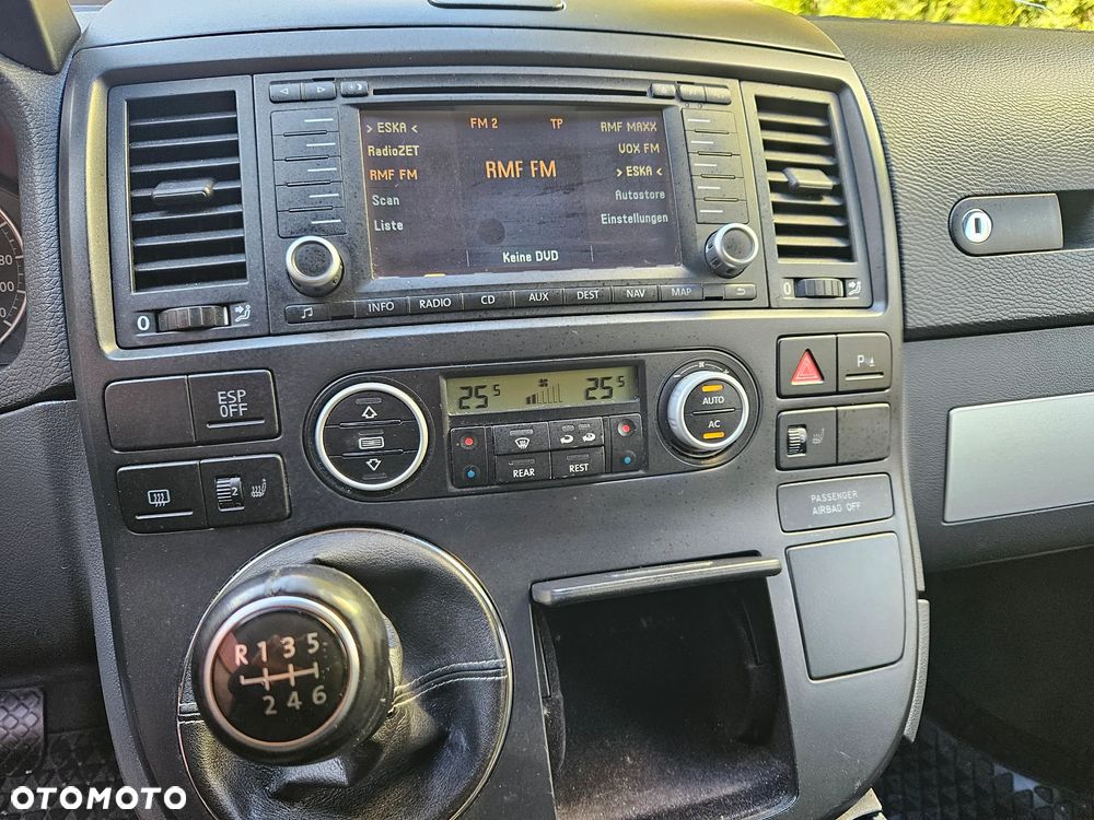 Volkswagen Multivan - 23