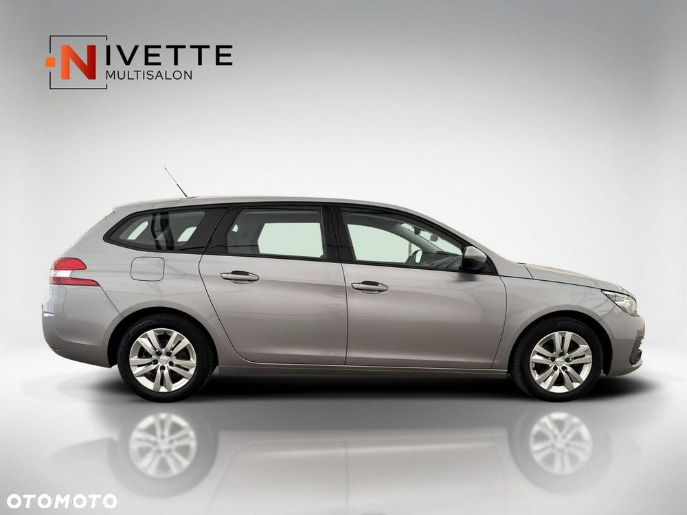 Peugeot 308 - 8
