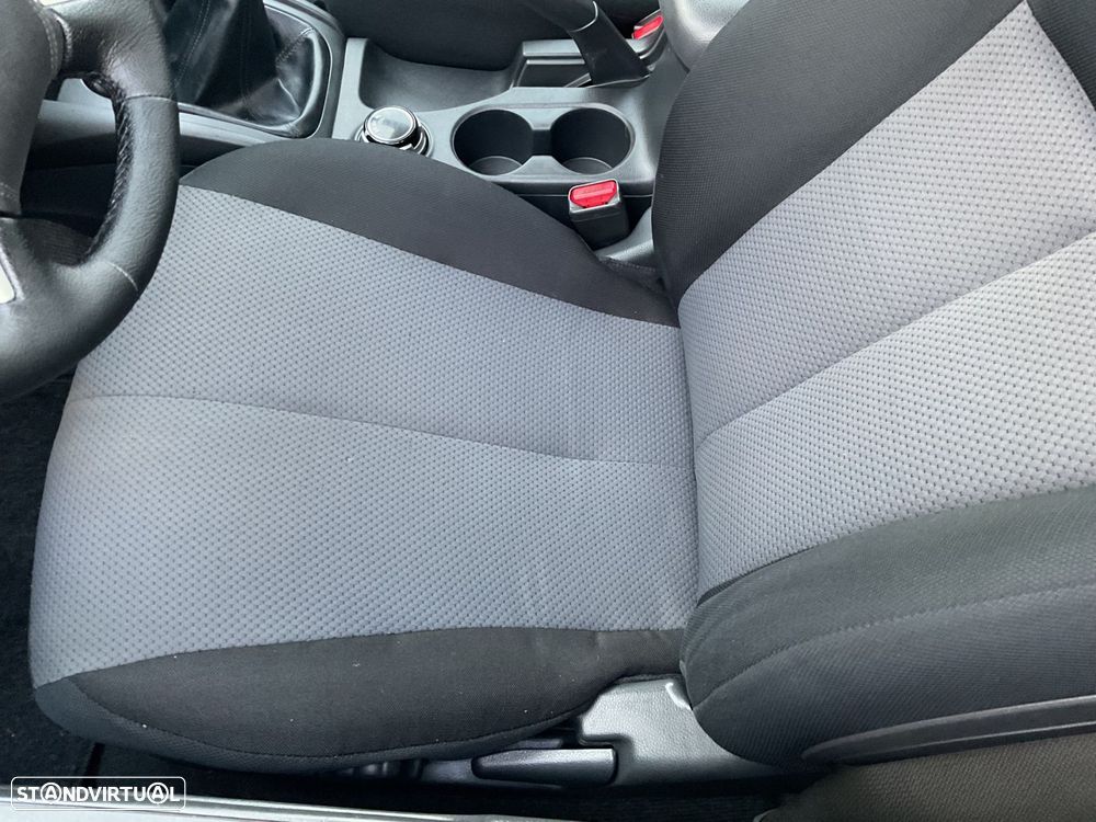 Mitsubishi L200 2.3 DI-D CD Invite Strakar Look 4WD - 23