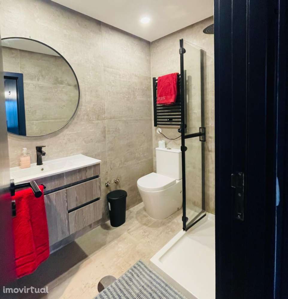 Quarto - localizado em Paranhos Porto - Grande imagem: 2/28