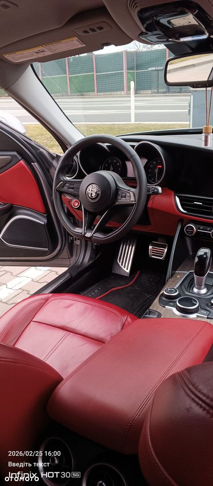 Alfa Romeo Giulia 2.0 Turbo 16V AT8 Veloce Ti - 19