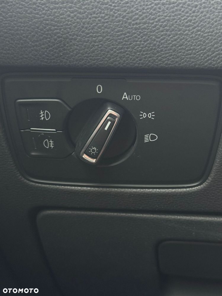 Volkswagen Passat 2.0 TDI (BlueMotion Technology) Highline - 11