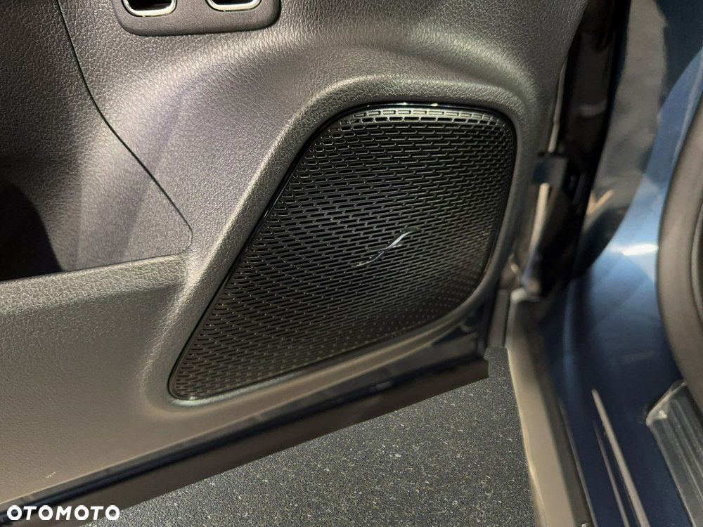 Mercedes-Benz GLA - 37