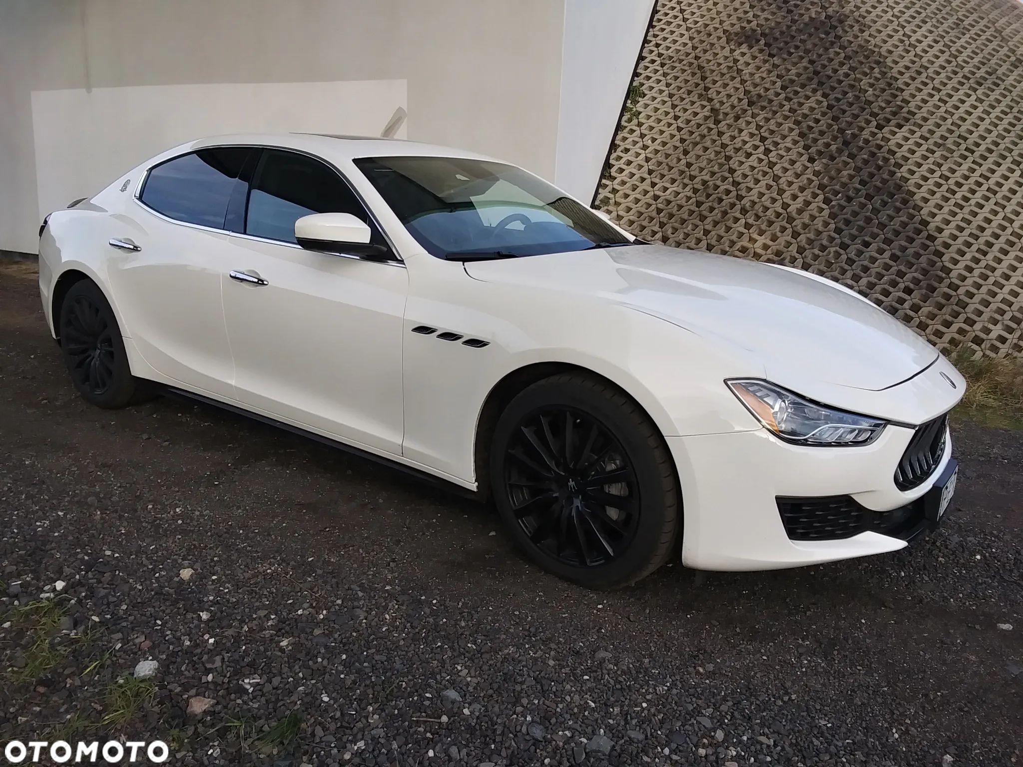 Maserati Ghibli Standard - 1