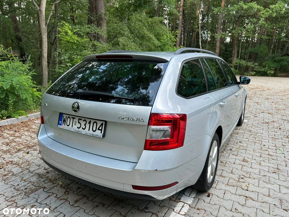 Skoda Octavia 2.0 TDI Ambition DSG - 9