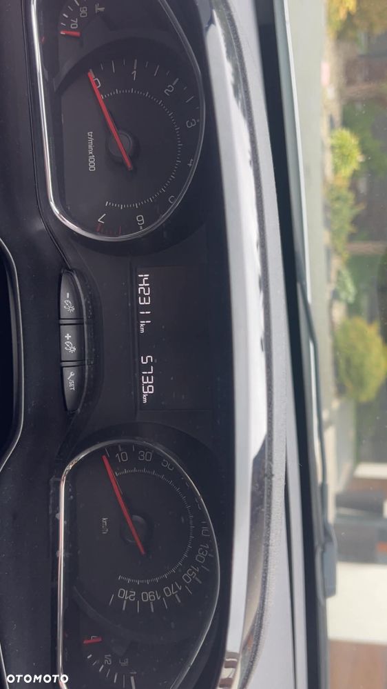Peugeot 208 2014 photo 5