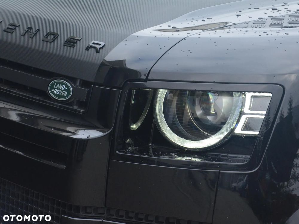 Land Rover Defender 110 D250 SE - 7