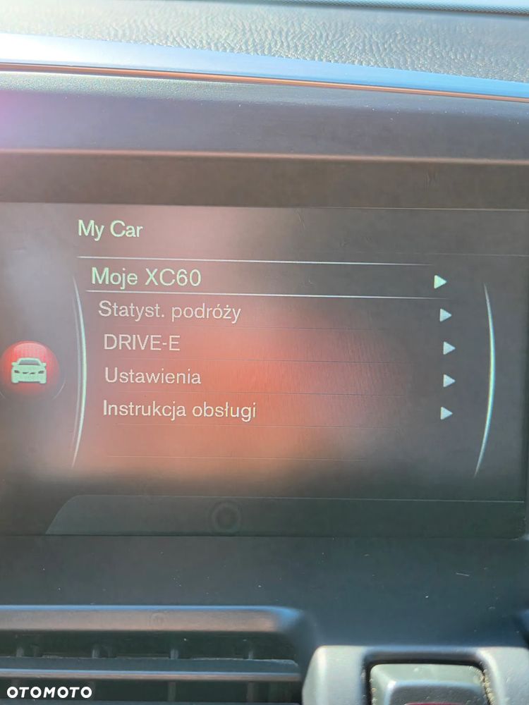 Volvo XC 60 D4 AWD R-Design Momentum - 27