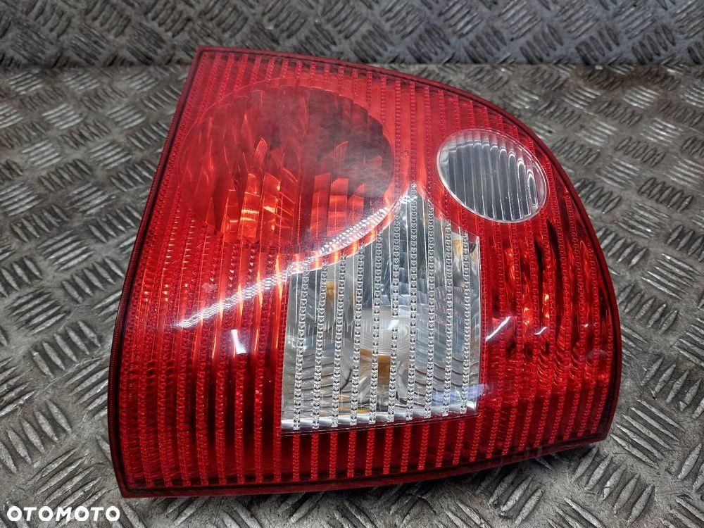 LAMPA PRAWY TYŁ VOLKSWAGEN POLO IV HB 5D 6Q6945096B - 2